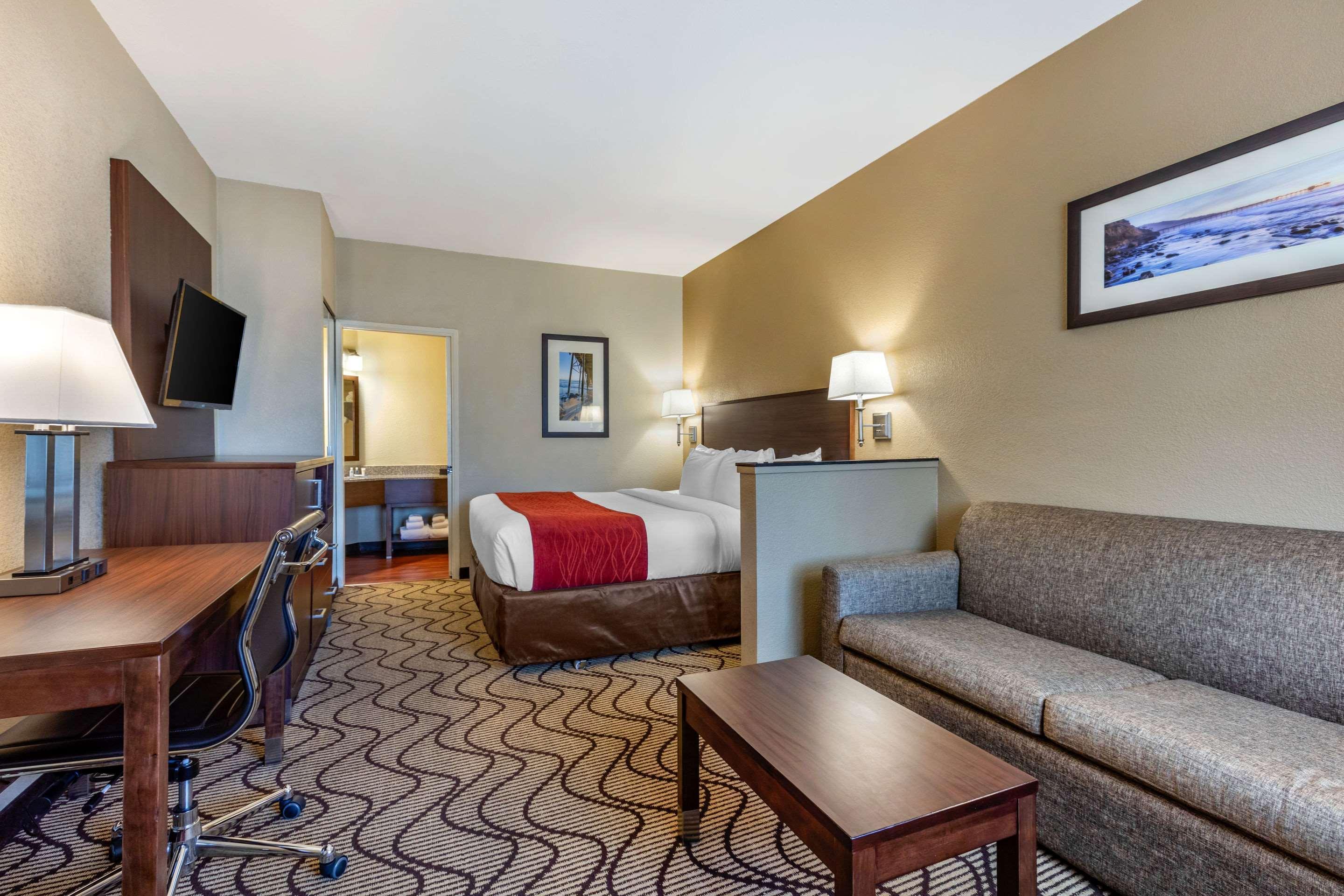 Comfort Inn & Suites Orange County John Wayne Airport Santa Ana Exterior photo
