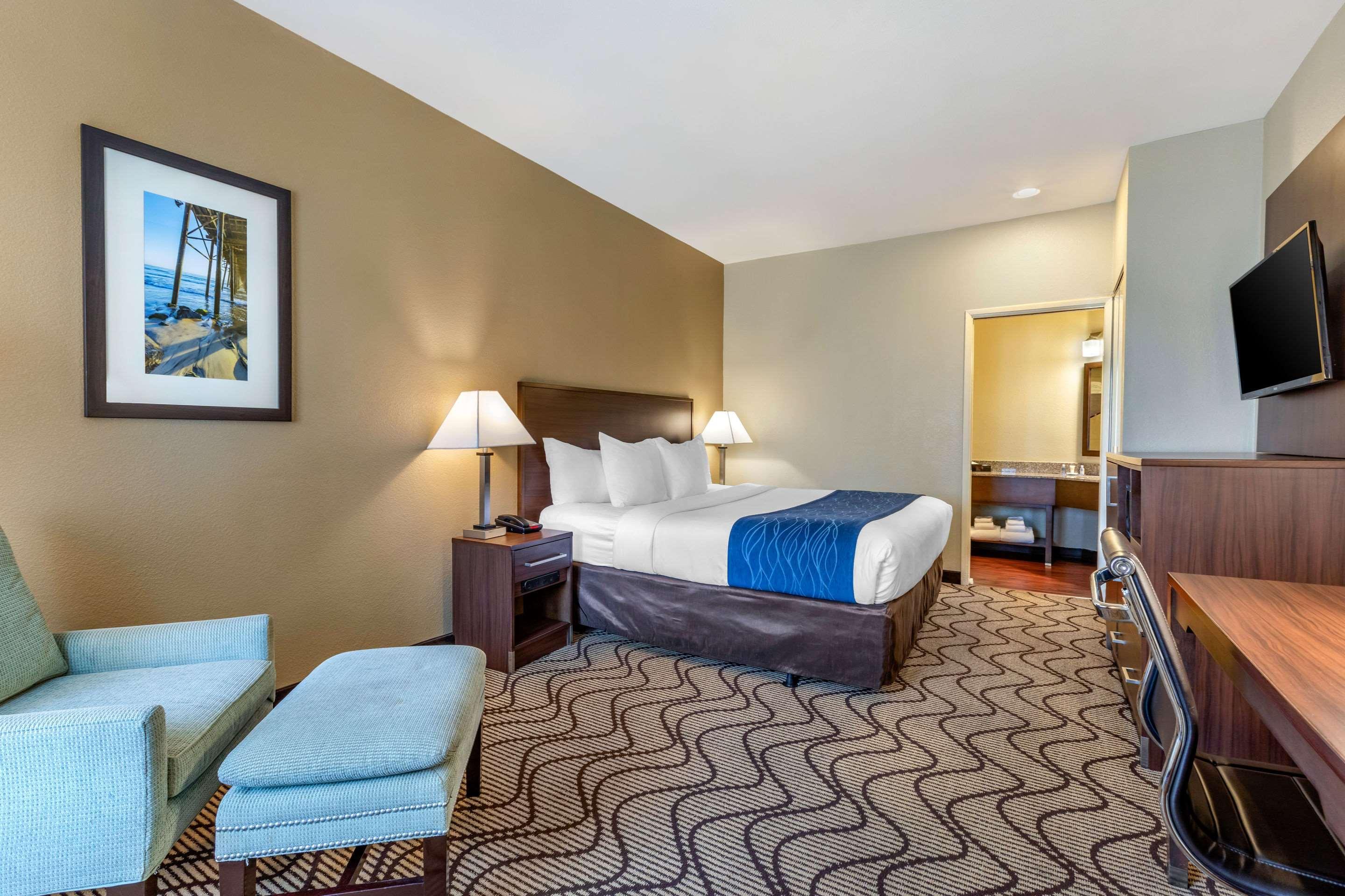 Comfort Inn & Suites Orange County John Wayne Airport Santa Ana Exterior photo