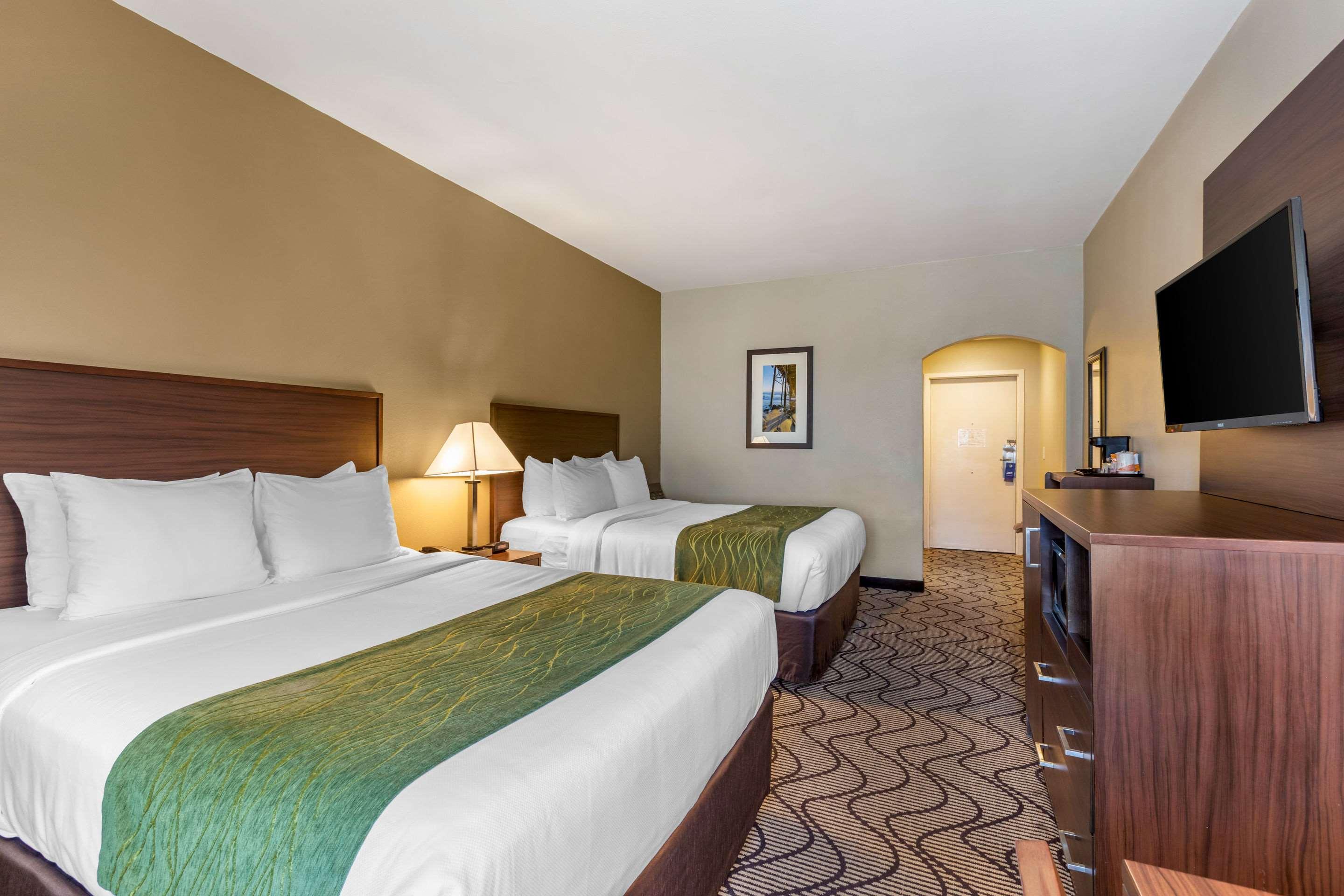 Comfort Inn & Suites Orange County John Wayne Airport Santa Ana Exterior photo