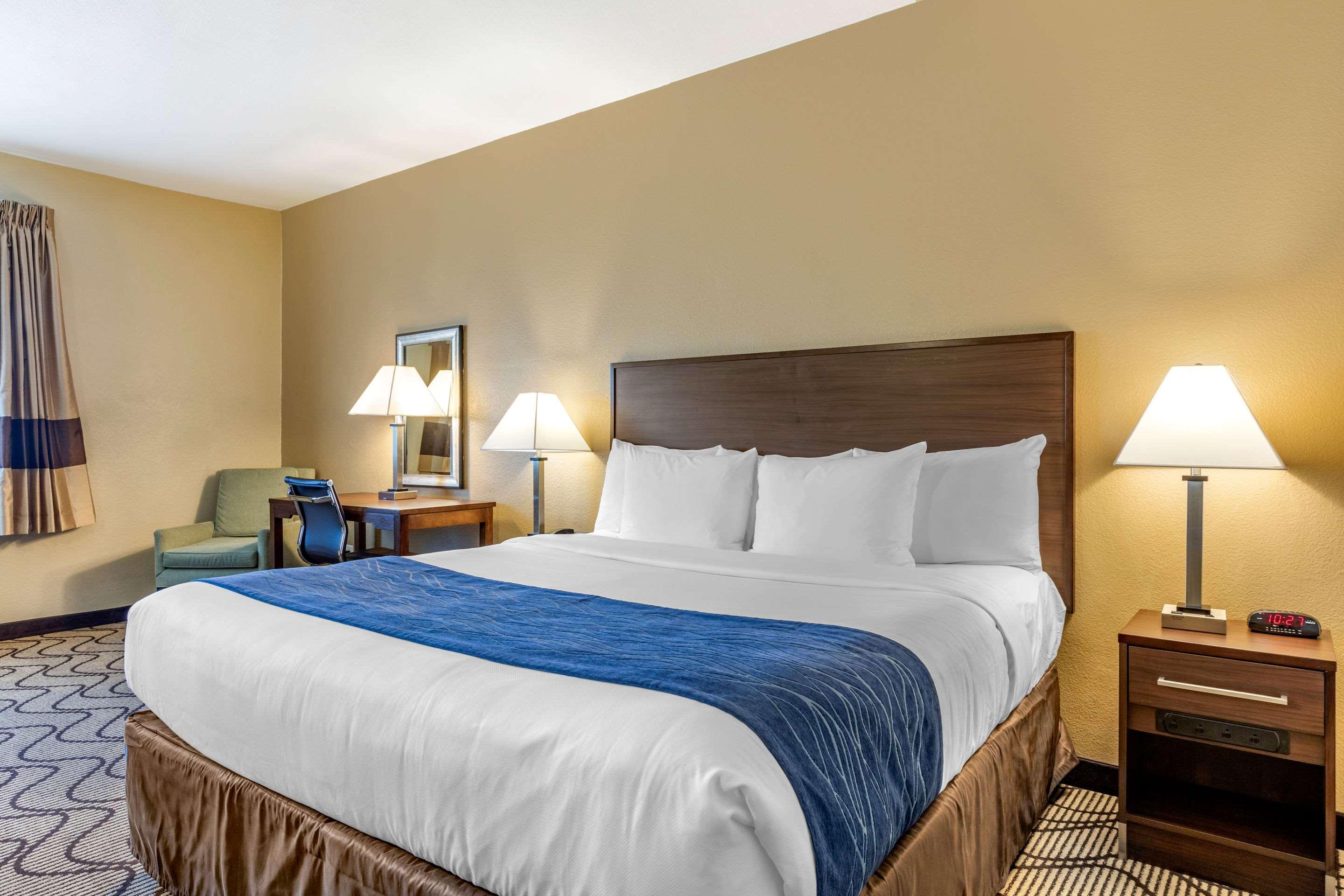 Comfort Inn & Suites Orange County John Wayne Airport Santa Ana Exterior photo