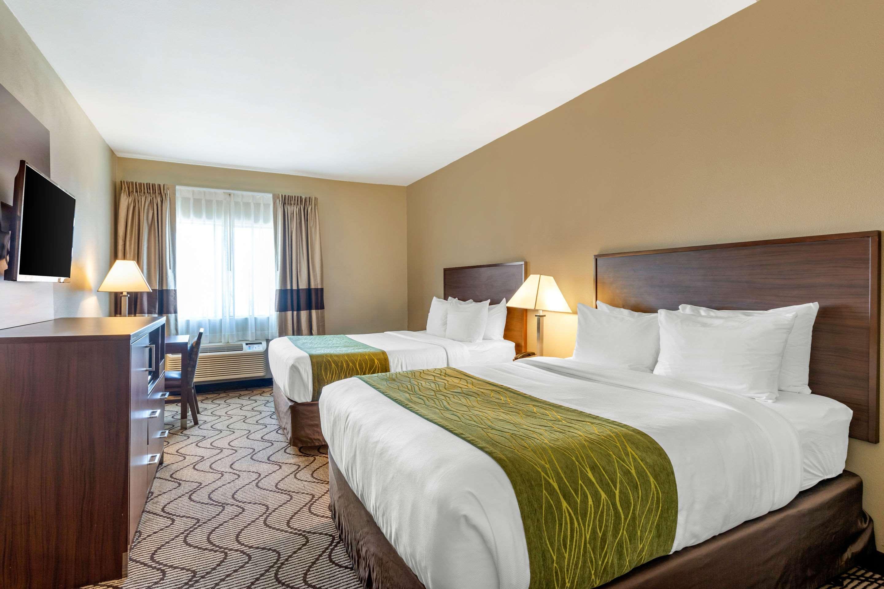 Comfort Inn & Suites Orange County John Wayne Airport Santa Ana Exterior photo