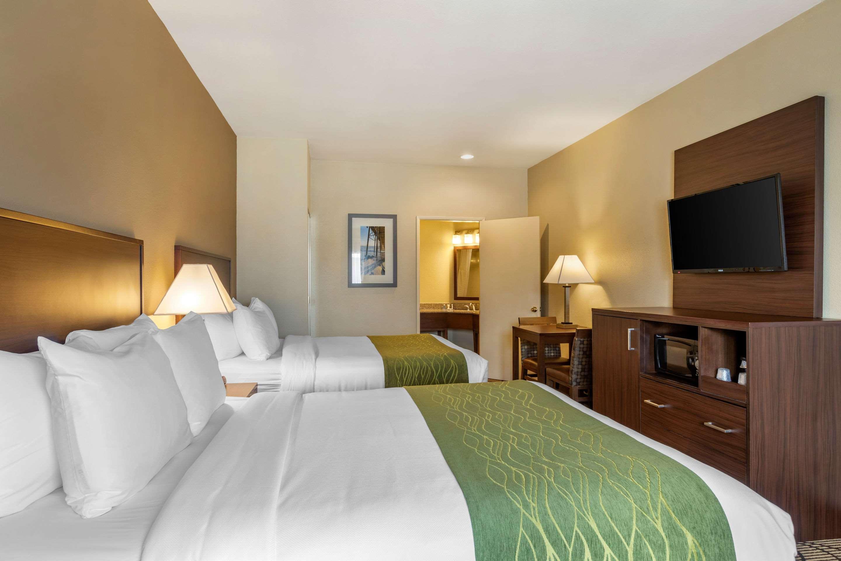 Comfort Inn & Suites Orange County John Wayne Airport Santa Ana Exterior photo