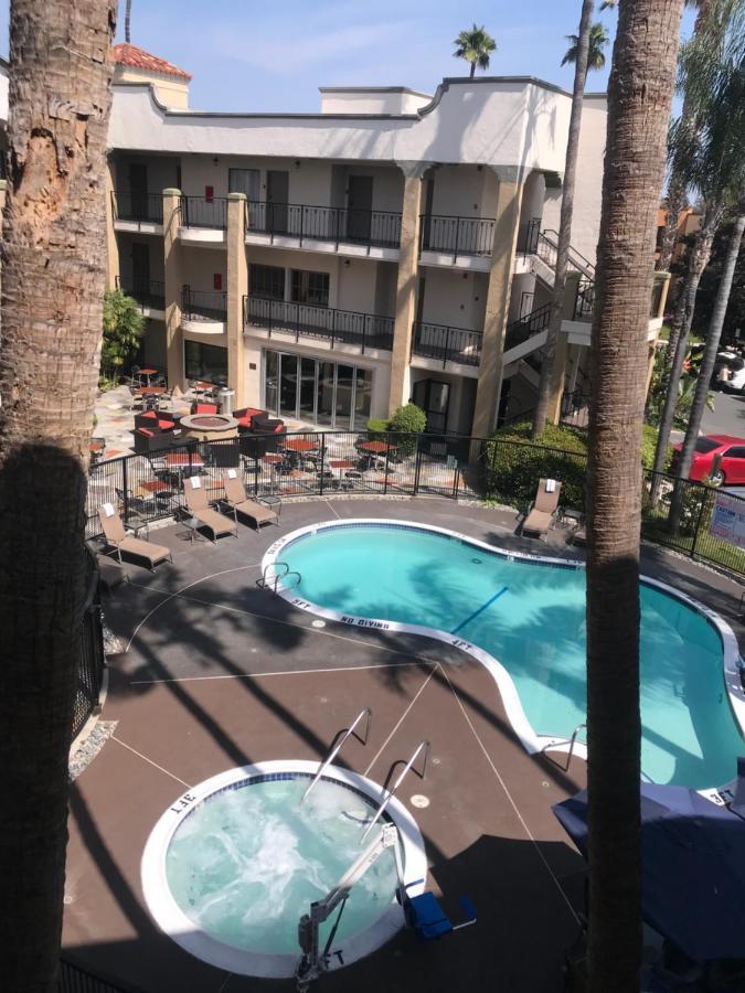 Comfort Inn & Suites Orange County John Wayne Airport Santa Ana Exterior photo